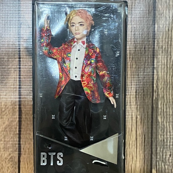 BTS V Idol Bagtan Mattel Doll New In Box - Picture 3 of 6